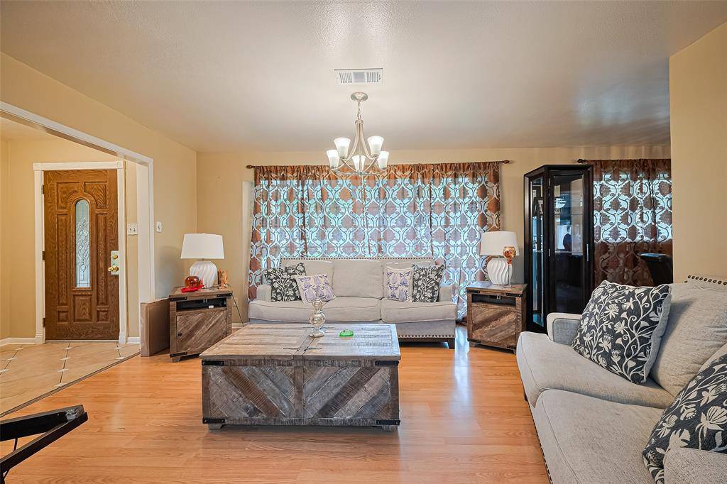 Houston, TX 77061,8107 Dillon ST