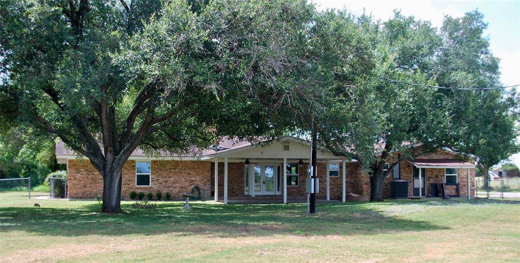 Flatonia, TX 78941,1706 Slaughter House RD