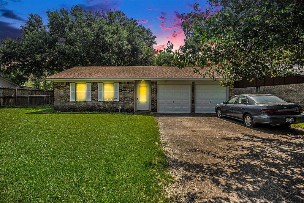 Highlands, TX 77562,502 Corley DR