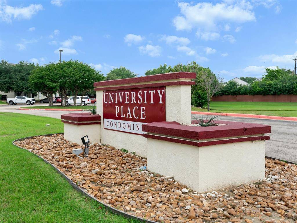 College Station, TX 77840,525 Southwest Pkwy #203