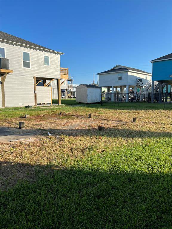 Crystal Beach, TX 77650,865 Palmetto DR