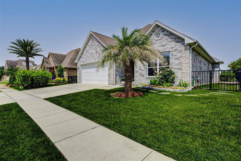 Kemah, TX 77565,321 Twin Timbers LN