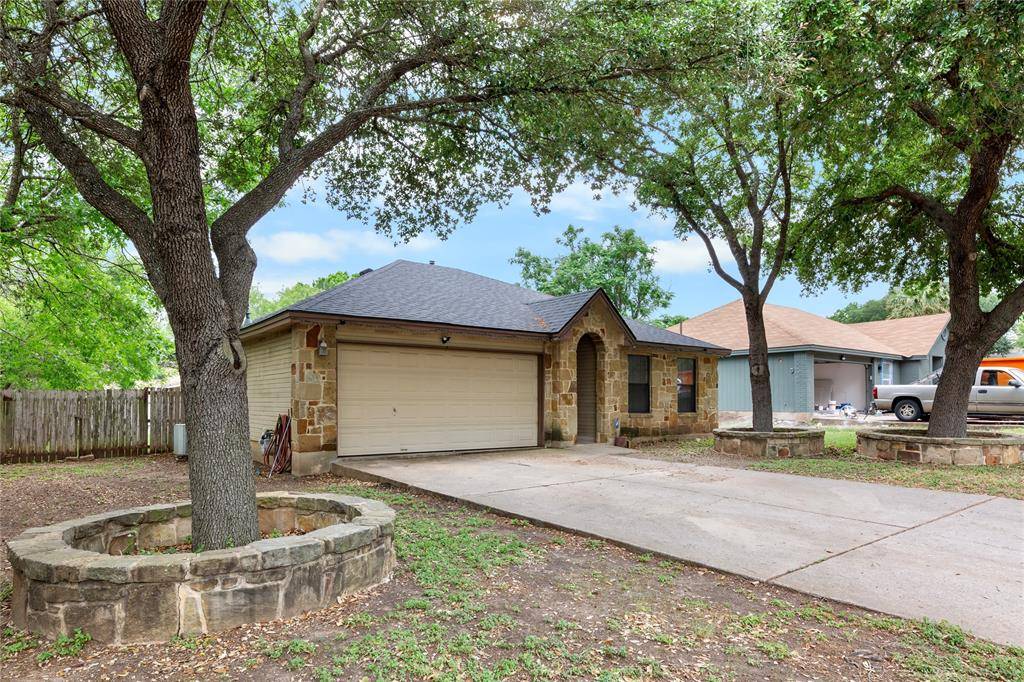 Austin, TX 78744,2403 Lendall LN
