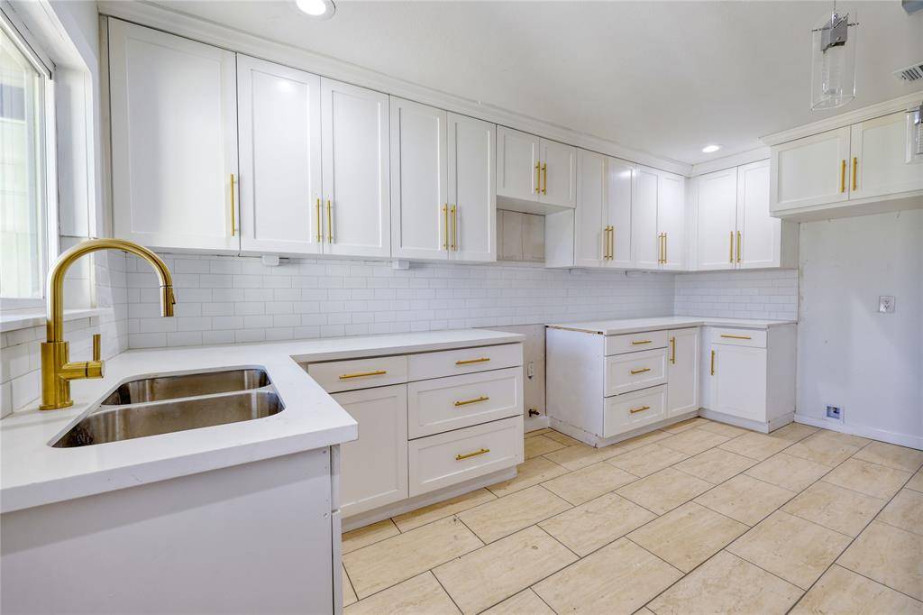 Houston, TX 77016,7314 Yoe ST