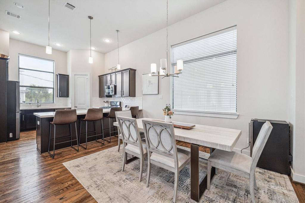 Houston, TX 77008,1044 W 15th 1/2 ST