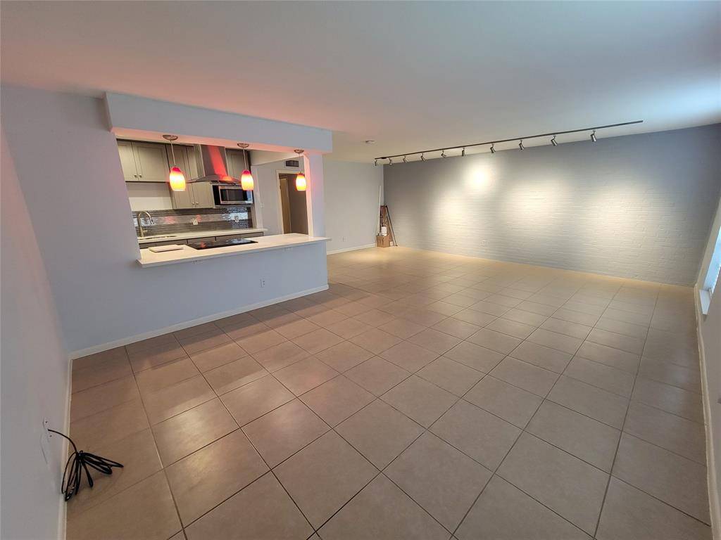 Houston, TX 77057,2711 Briarhurst DR #11