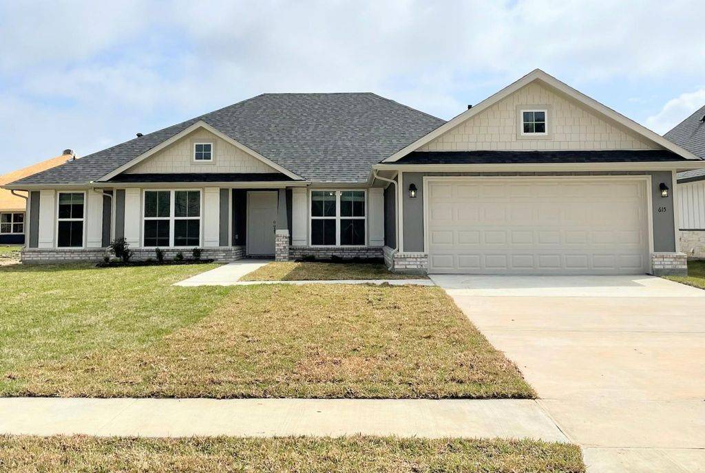 Angleton, TX 77515,615 Greystone LN