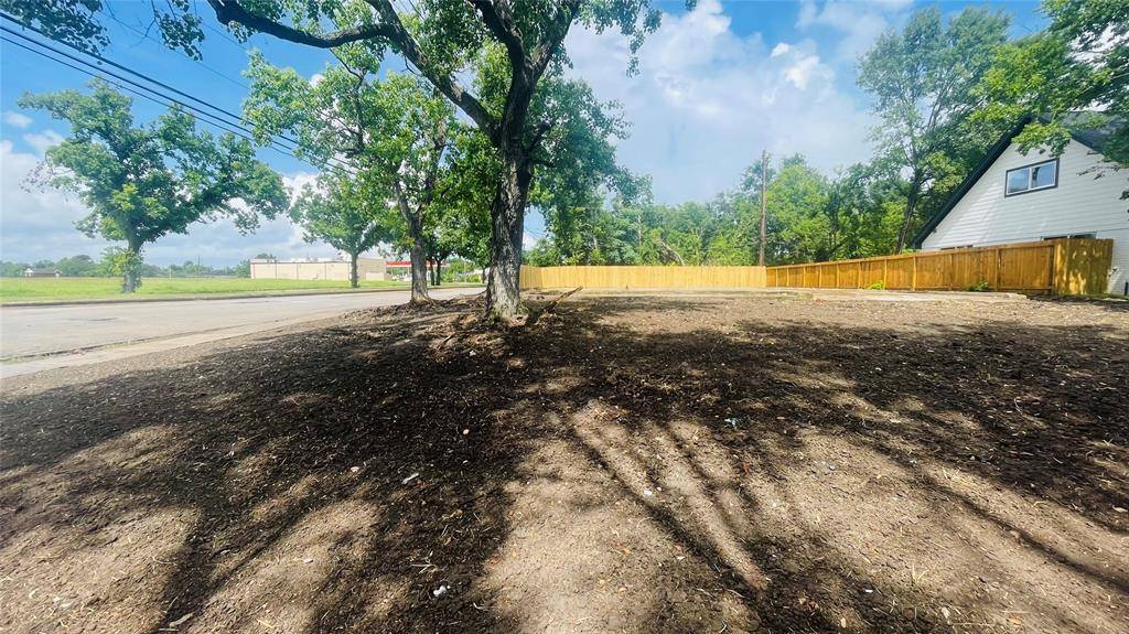 Houston, TX 77048,5622 Grace Point LN