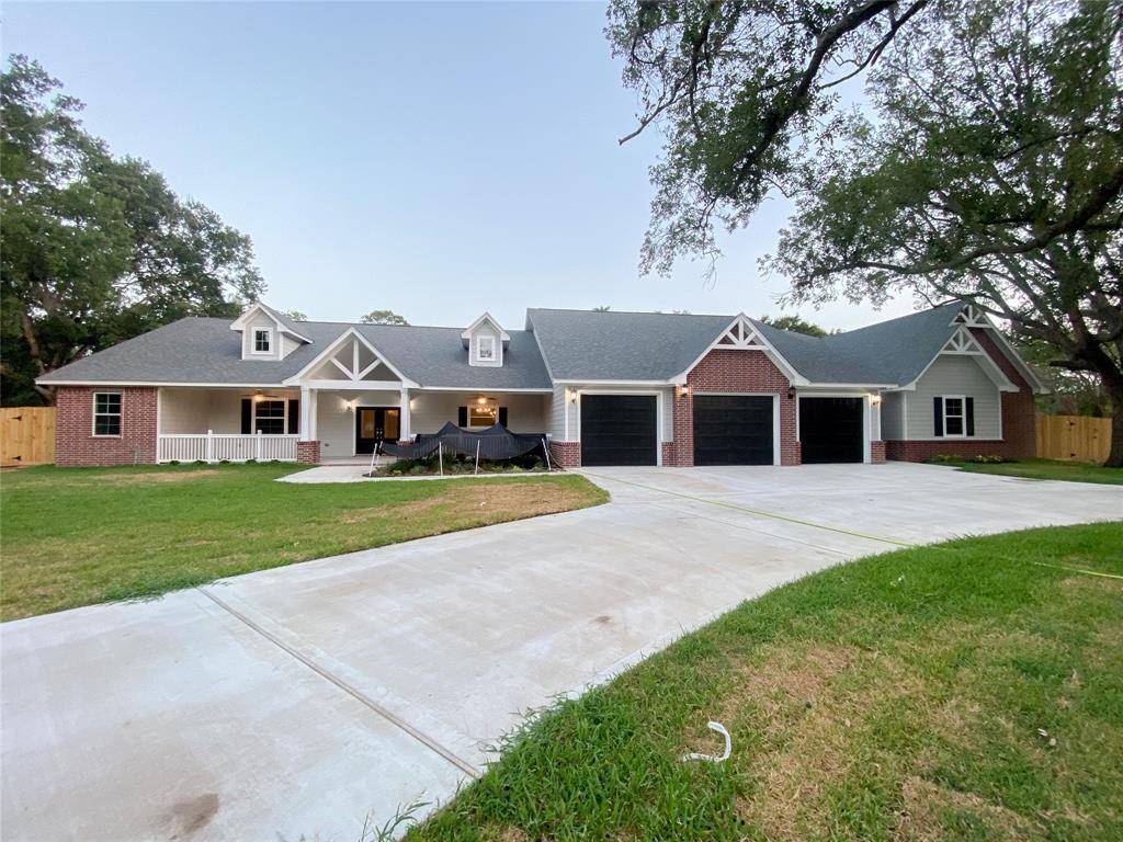 Angleton, TX 77515,4 Colony DR