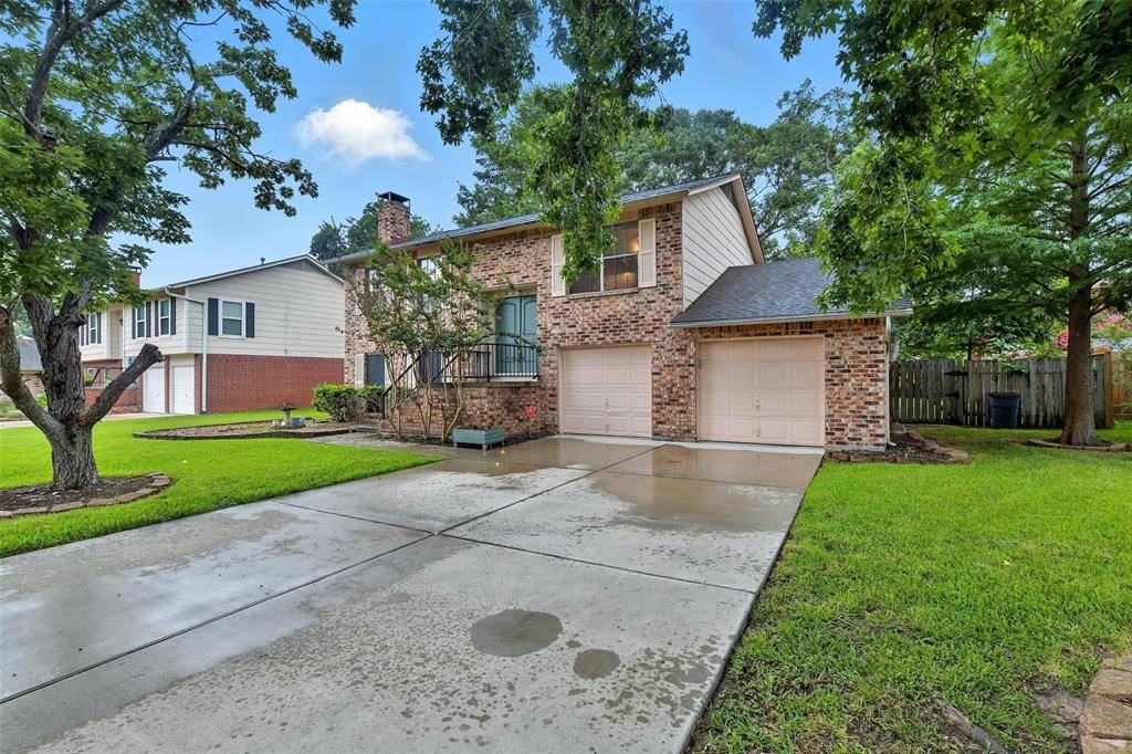 Friendswood, TX 77546,329 Gleneagles DR