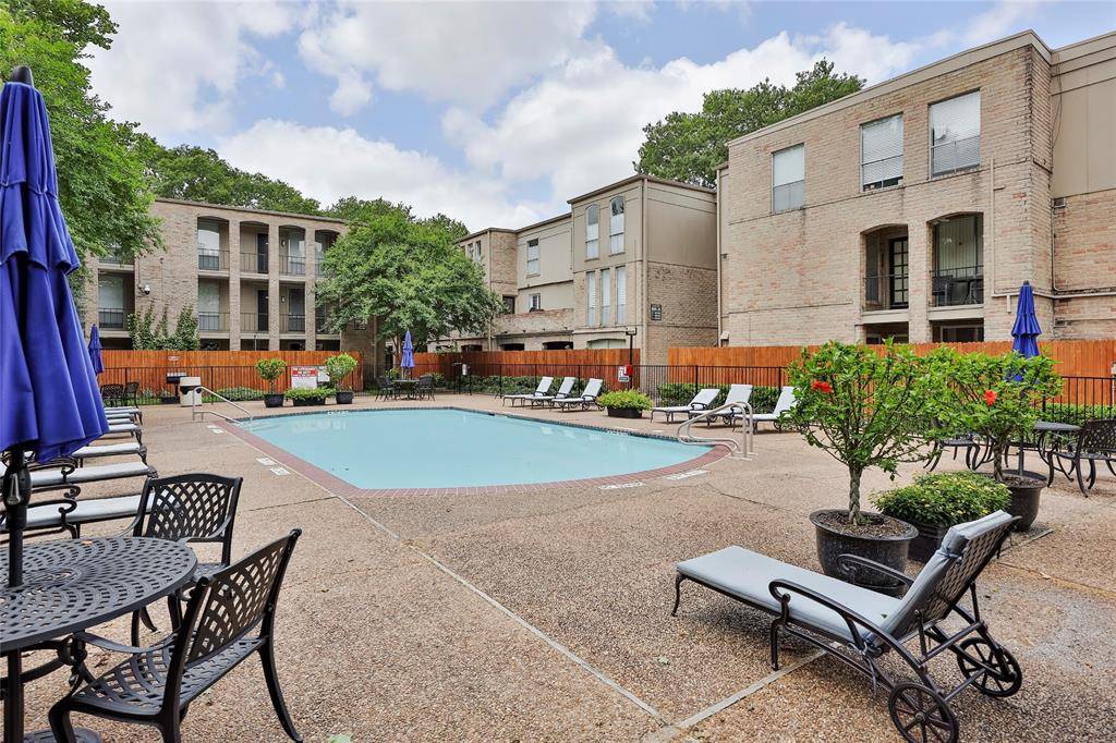 Houston, TX 77027,4639 Wild Indigo ST #27/466