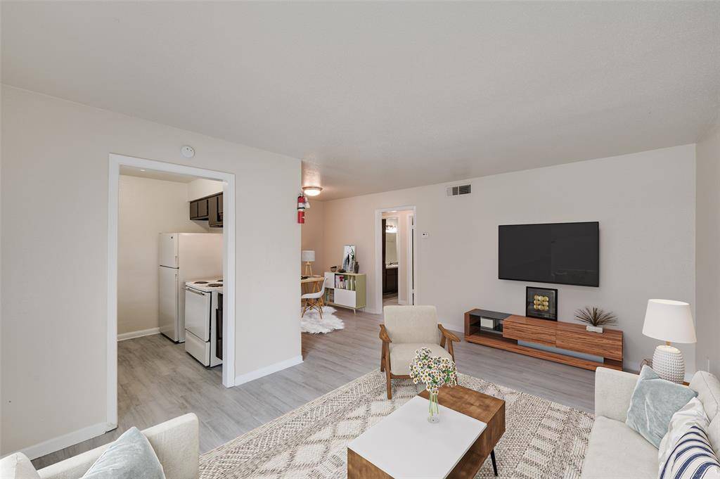 Houston, TX 77043,1521 Sherwood Forest ST #212