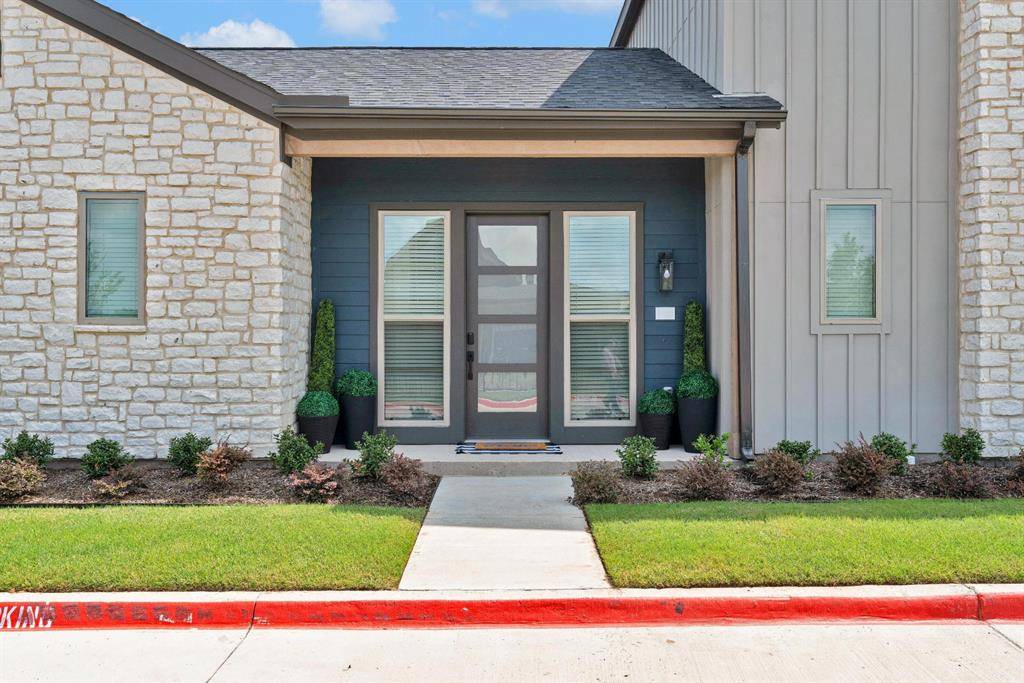 Garland, TX 75040,1592-330 Bernard ST