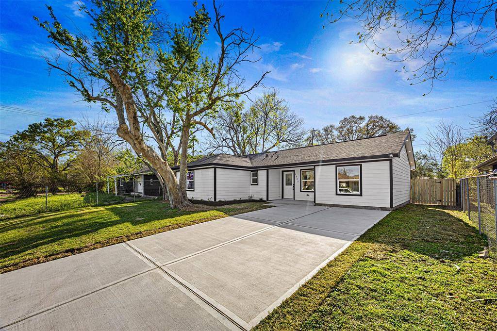 Houston, TX 77033,8302 Sharondale DR