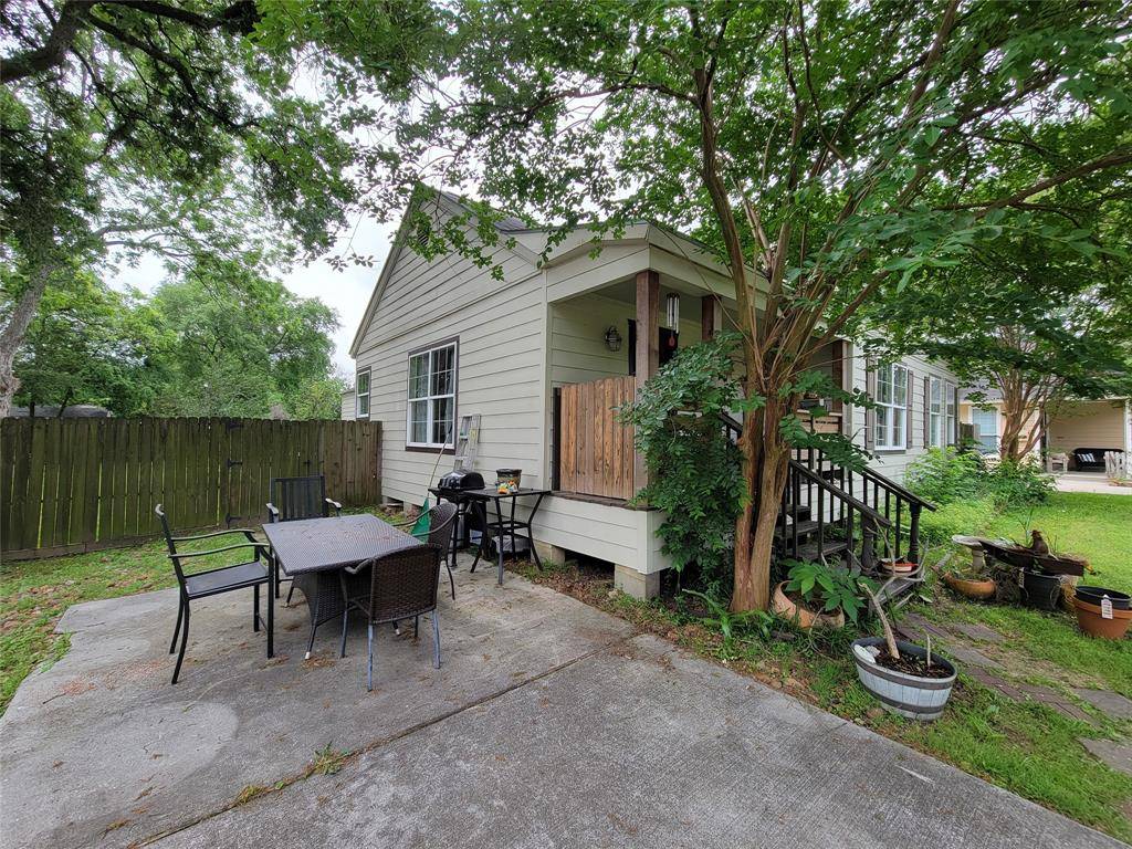 Tomball, TX 77375,325 Foster ST