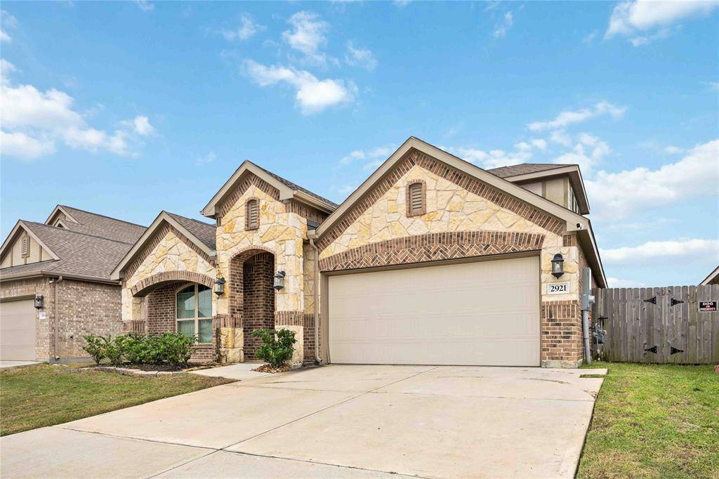 Dickinson, TX 77539,2921 Millstream CT