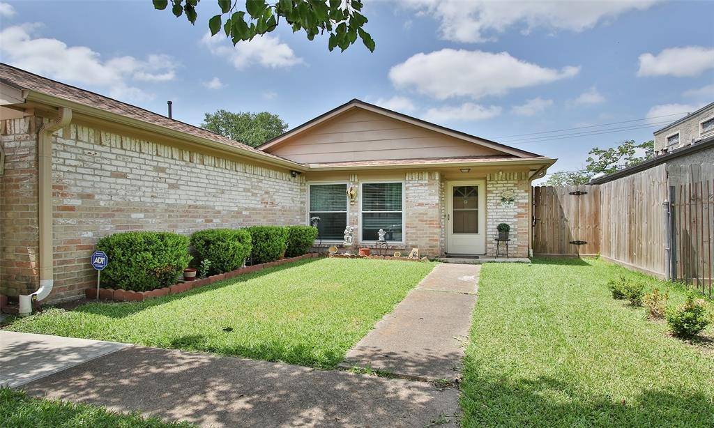 Houston, TX 77080,9216 Carousel LN