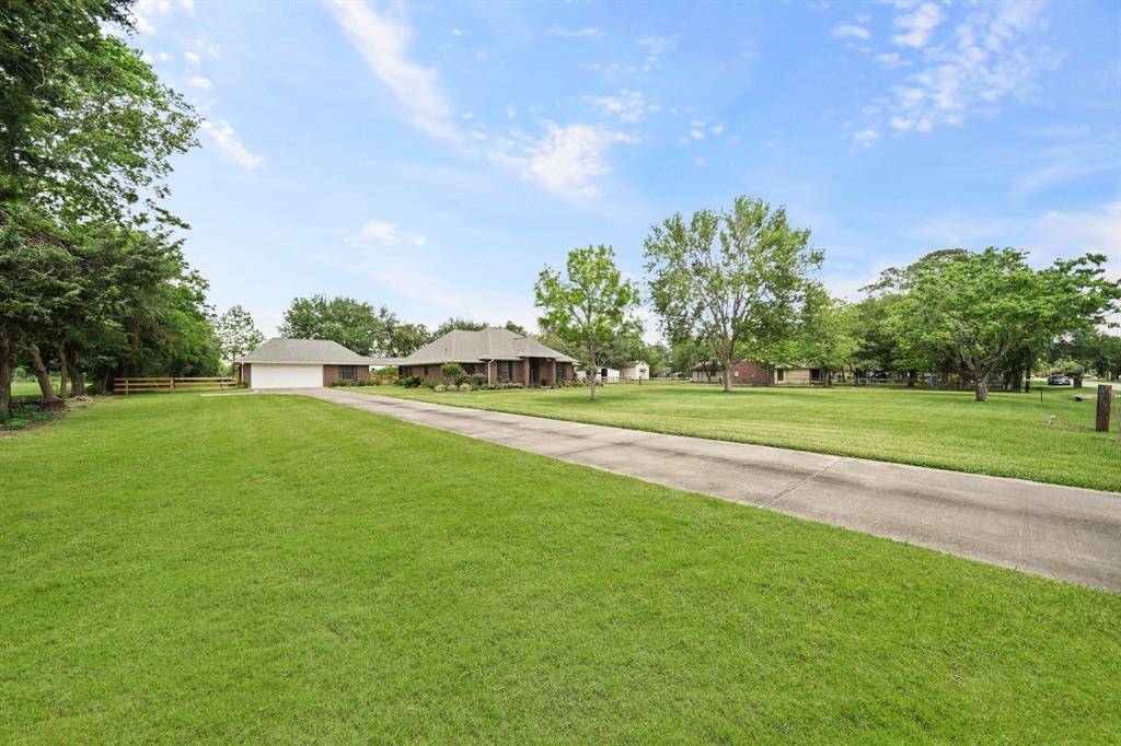 Alvin, TX 77511,1037 County Road 147