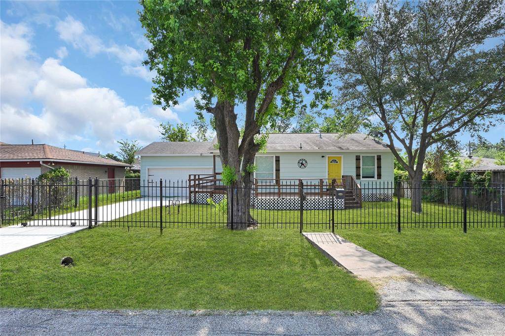 Houston, TX 77026,6114 Torreon ST