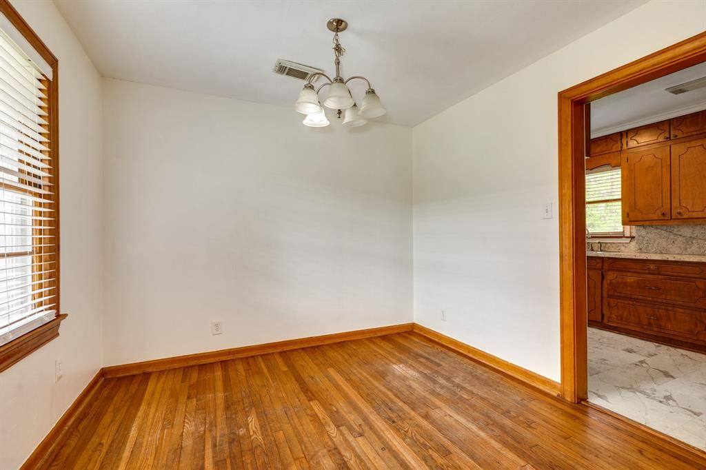 Angleton, TX 77515,604 N Willow ST