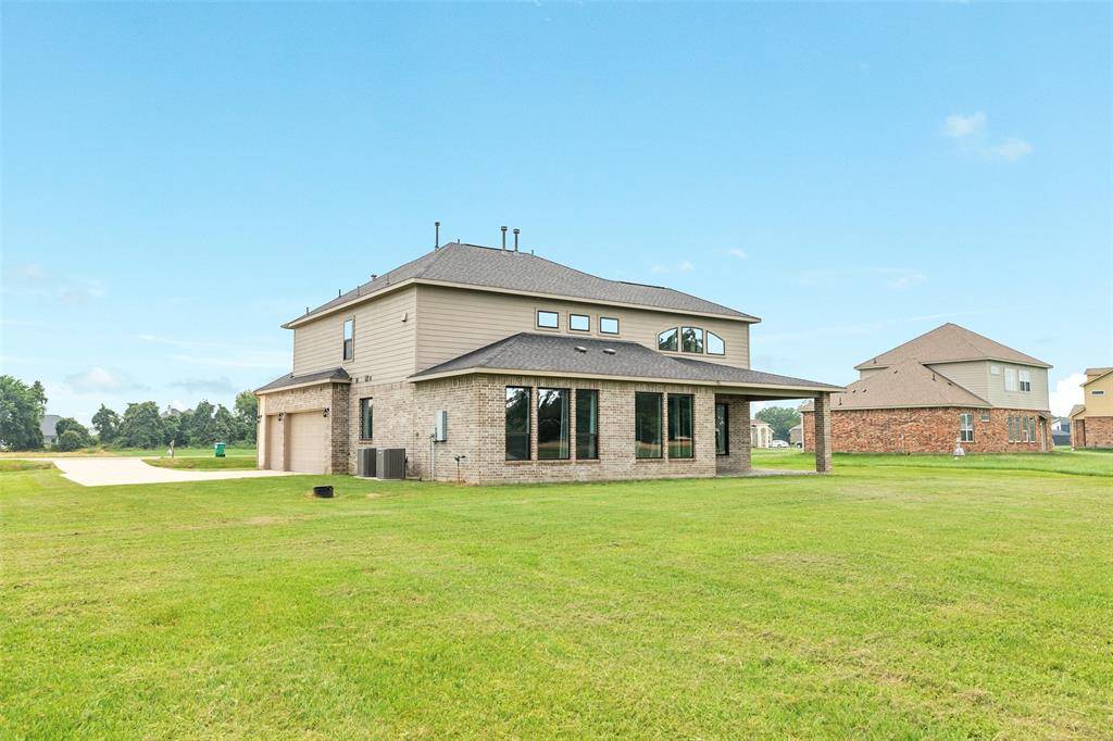 Rosharon, TX 77583,715 Lakeland CIR