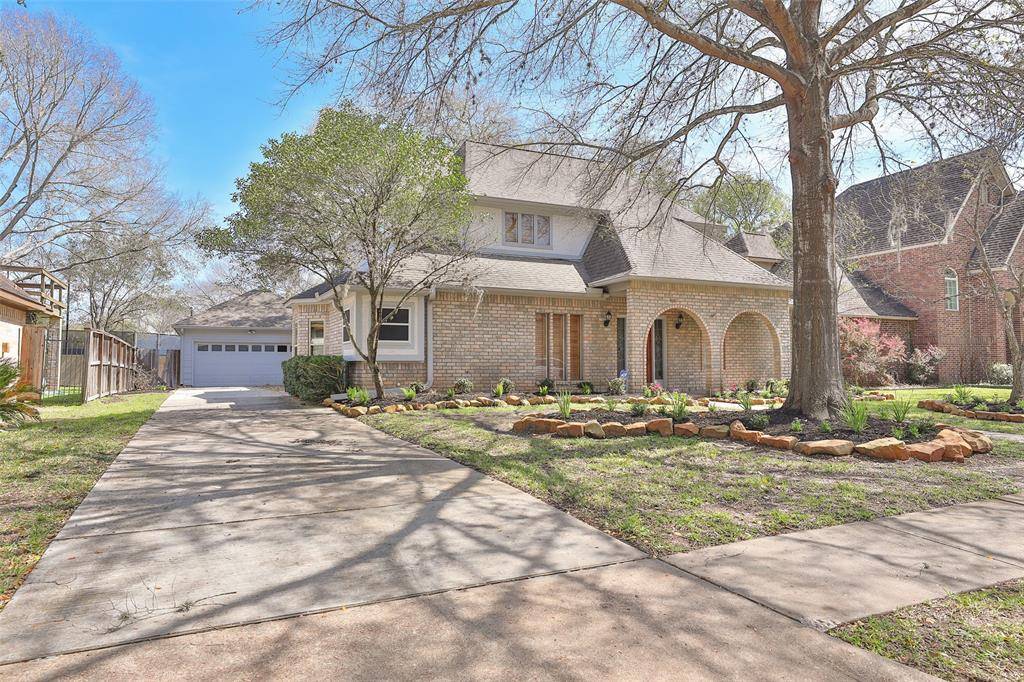 Sugar Land, TX 77498,1010 Oak Knoll CT