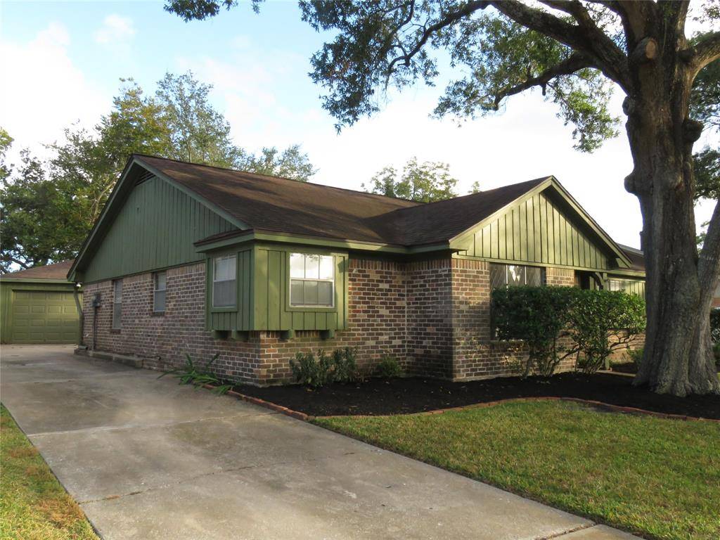 Nassau Bay, TX 77058,1406 Saxony LN