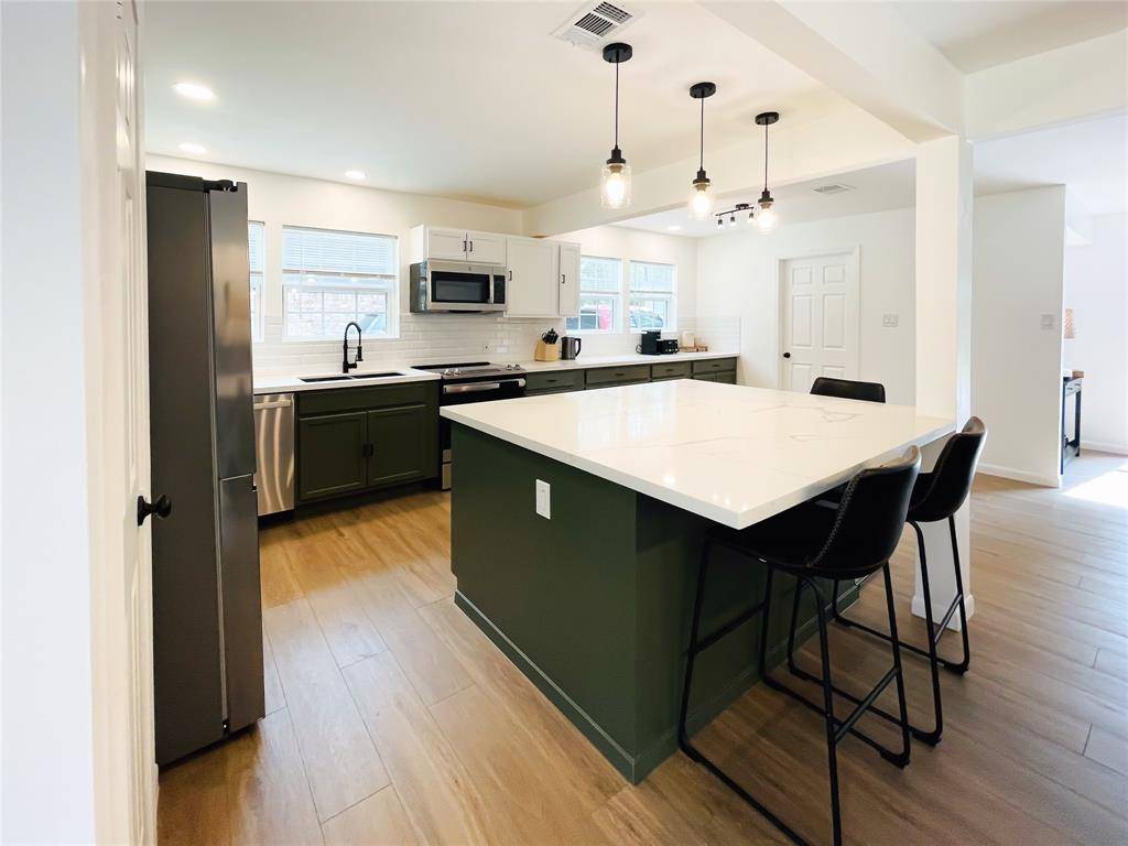 The Woodlands, TX 77380,1 Marsh Millet CT