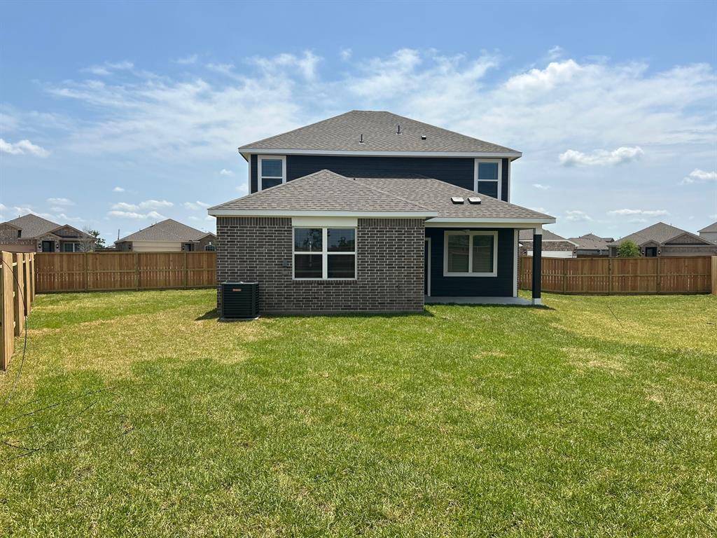 Beasley, TX 77417,1107 Whispering Winds DR