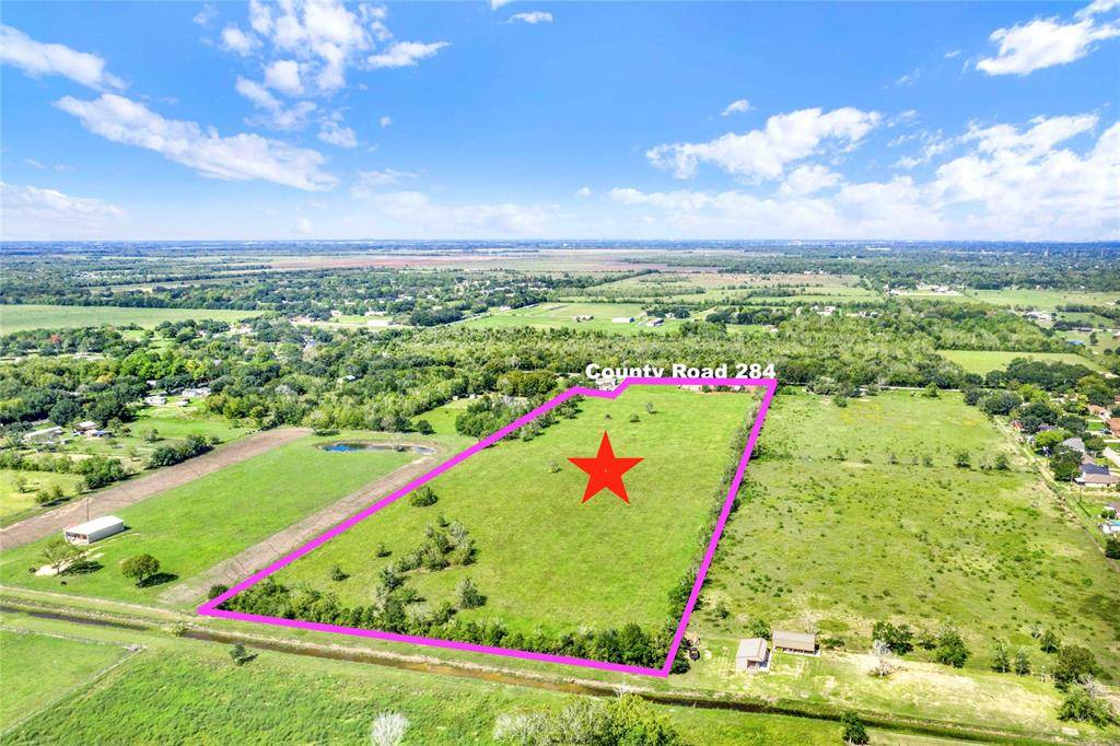Alvin, TX 77511,2203 COUNTY ROAD 284