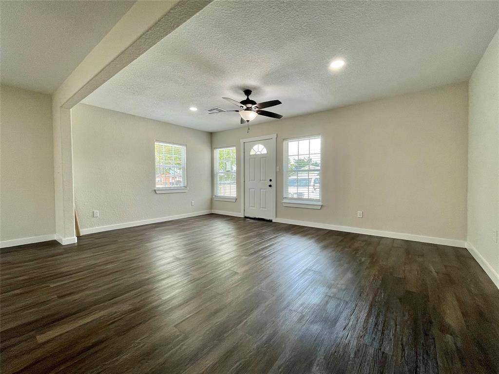 Freeport, TX 77541,527 W 4th ST