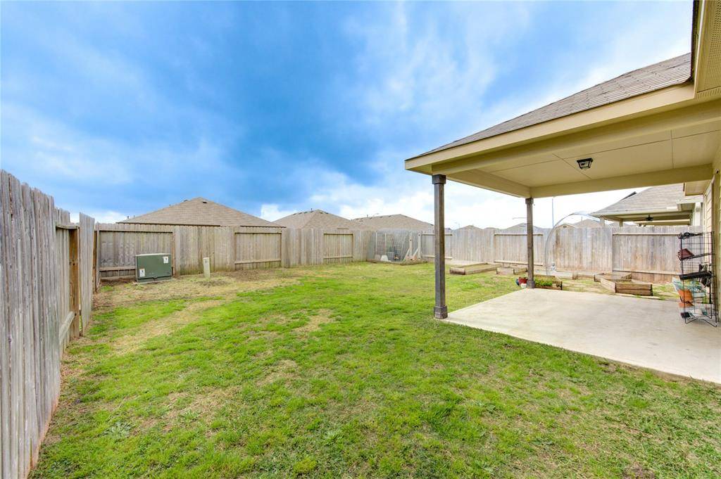 Tomball, TX 77377,18627 Yellow Lily TRL
