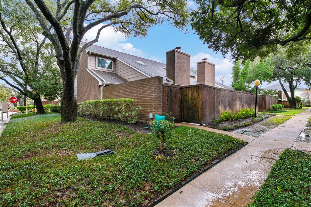 Houston, TX 77082,13807 Hollowgreen DR