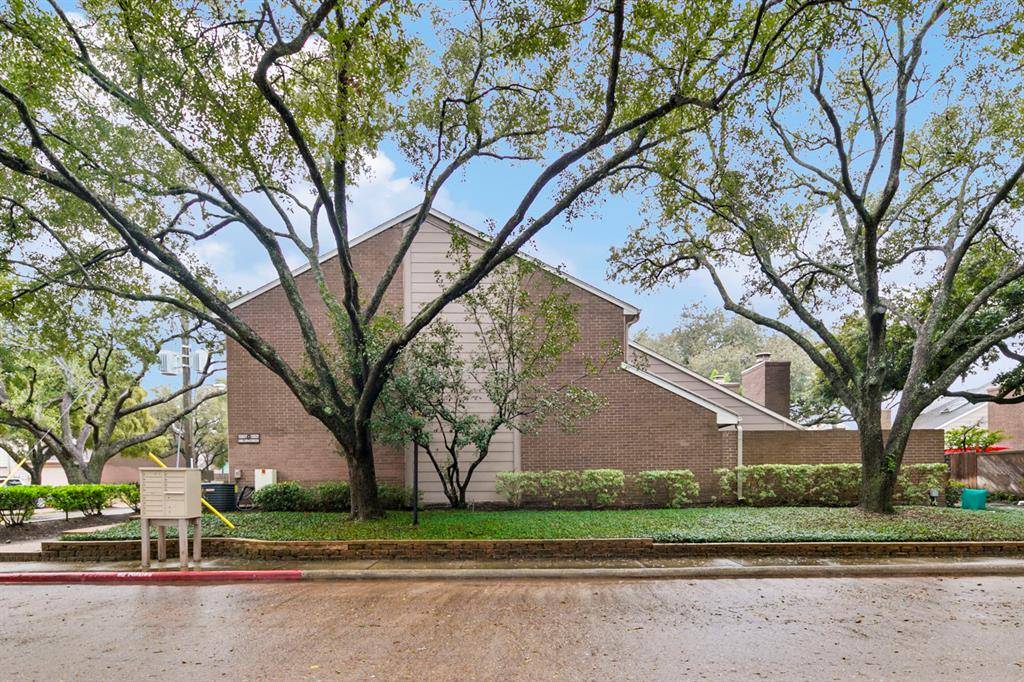 Houston, TX 77082,13807 Hollowgreen DR