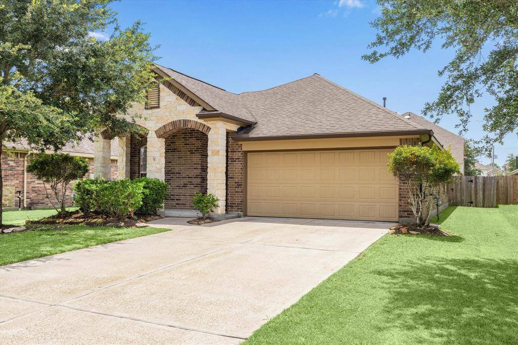 Dickinson, TX 77539,208 Morgan Isle LN