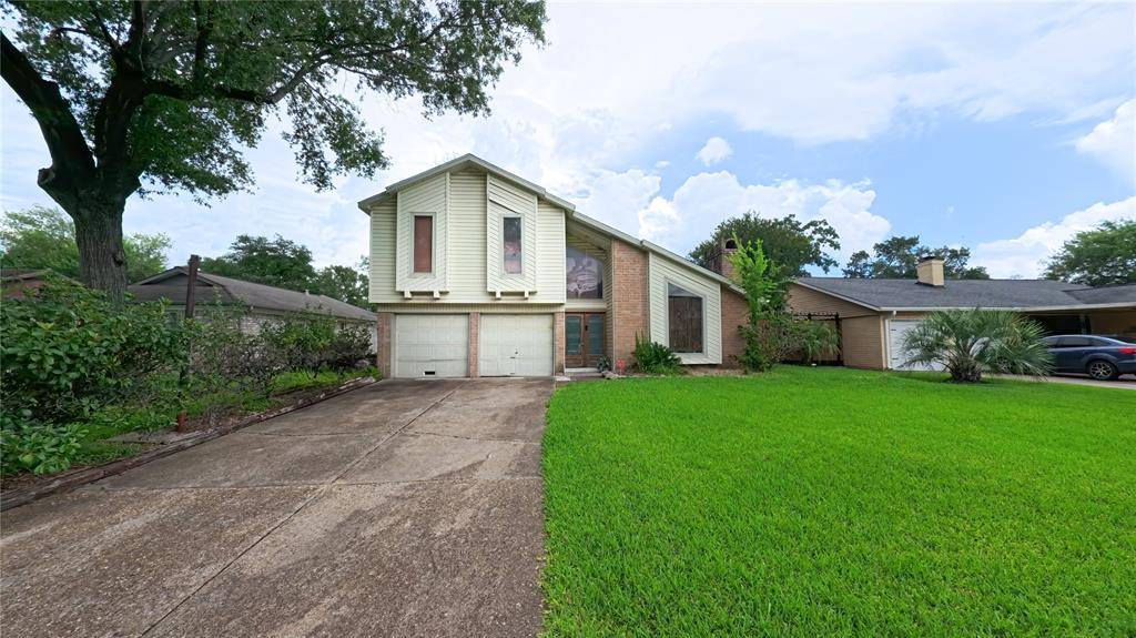 Houston, TX 77015,251 Holyhead DR