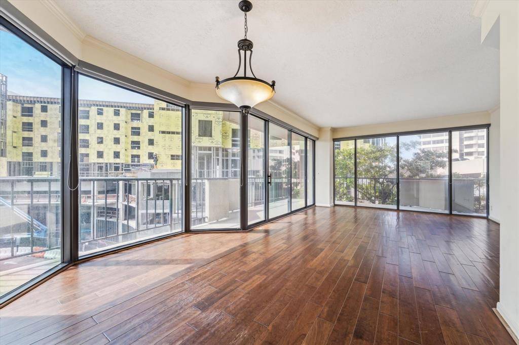 Houston, TX 77056,3350 Mccue RD #301
