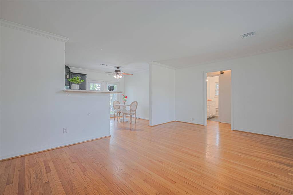 Houston, TX 77018,3042 Oak Forest DR