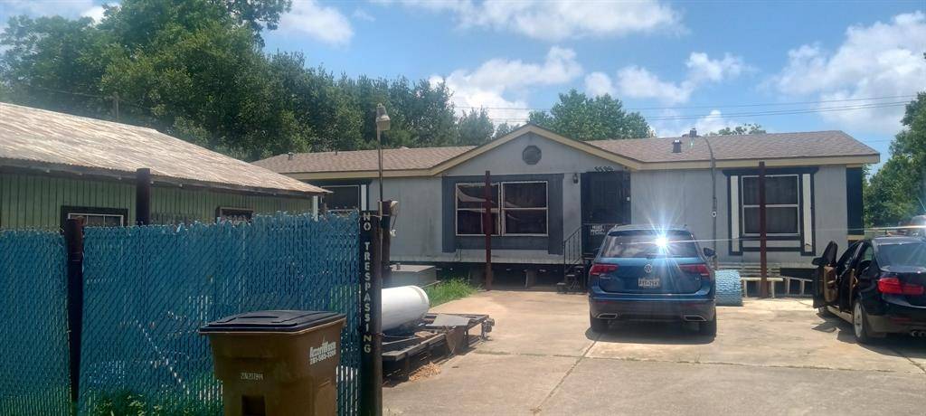 Dickinson, TX 77539,3012 Bank ST