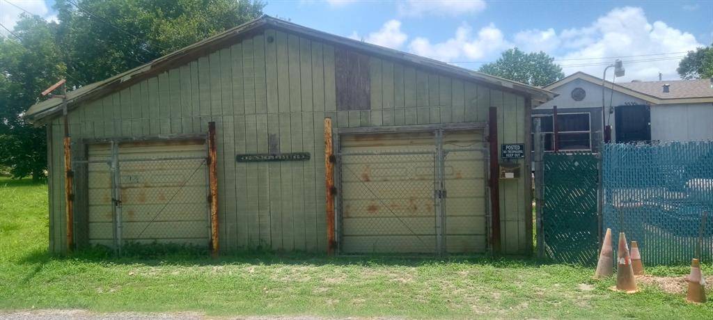 Dickinson, TX 77539,3012 Bank ST