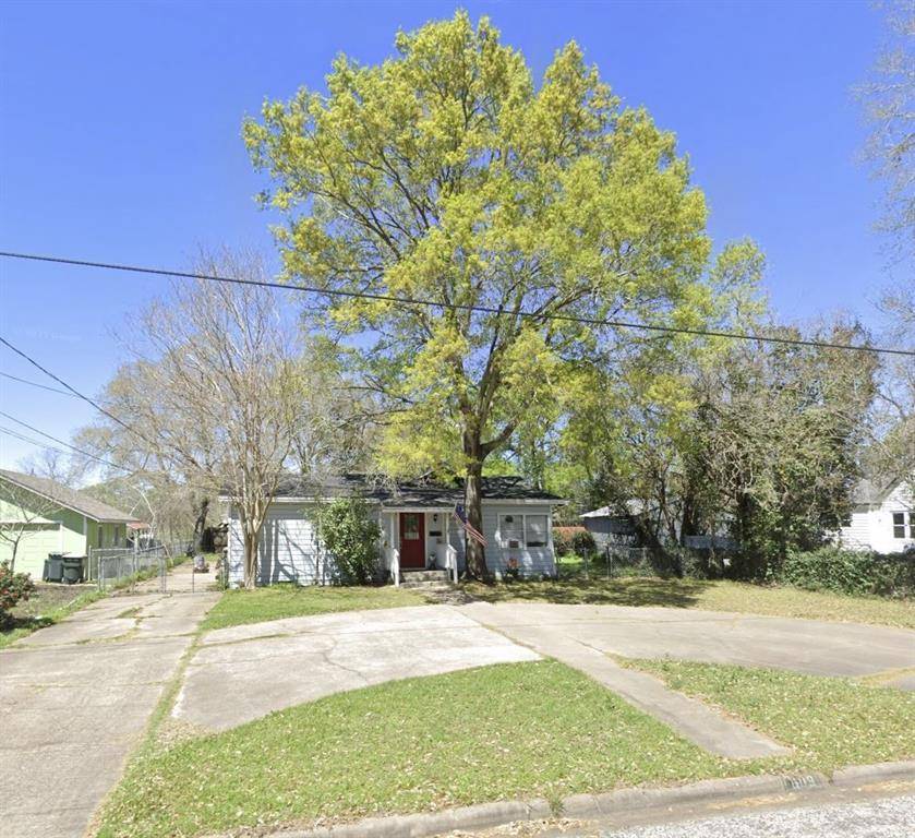 Sealy, TX 77474,609 2nd ST