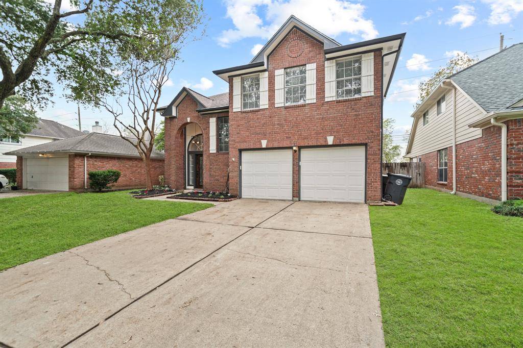 Sugar Land, TX 77479,122 W New Meadows DR