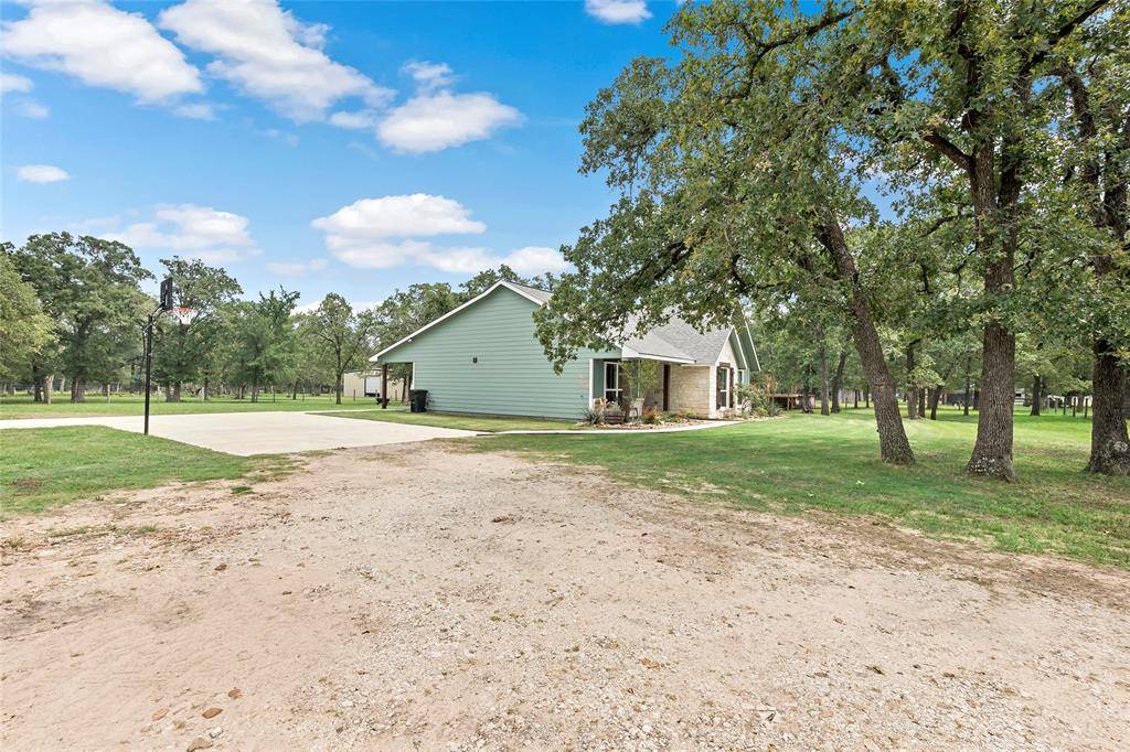 Iola, TX 77861,8096 County Road 165