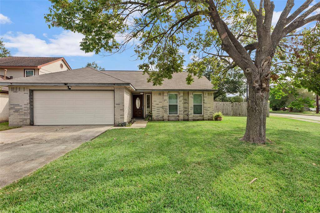 La Porte, TX 77571,10900 Mulberry CT