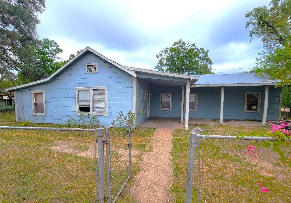 Alleyton, TX 78935,502 Center ST