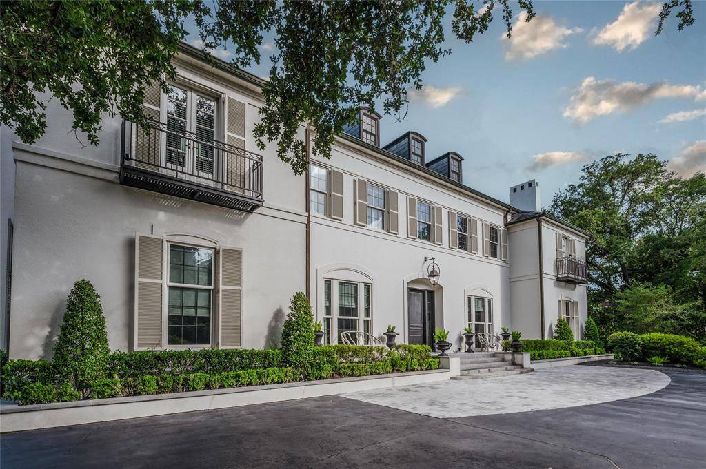 Houston, TX 77019,1069 Kirby DR