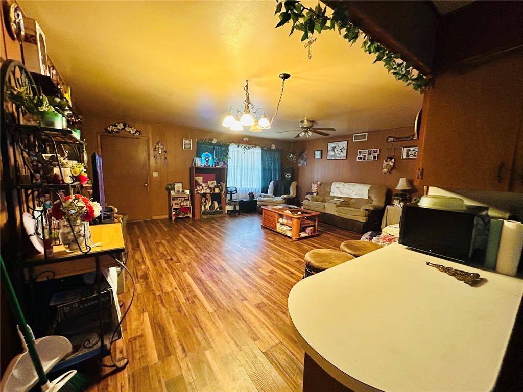 Columbus, TX 78934,102 Draper ST