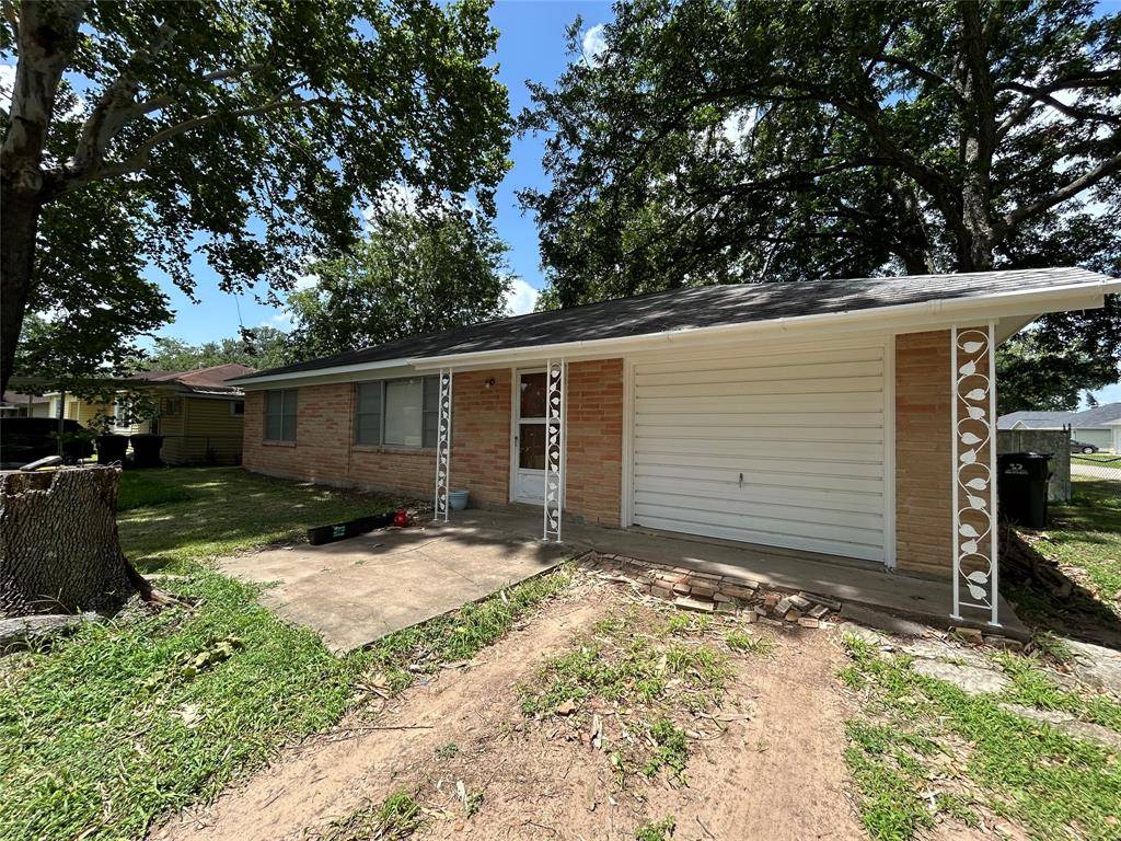 Columbus, TX 78934,102 Draper ST