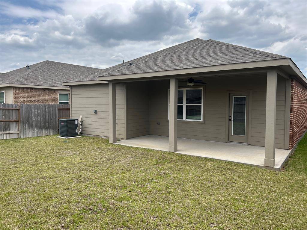 Beasley, TX 77417,910 Whispering Winds DR