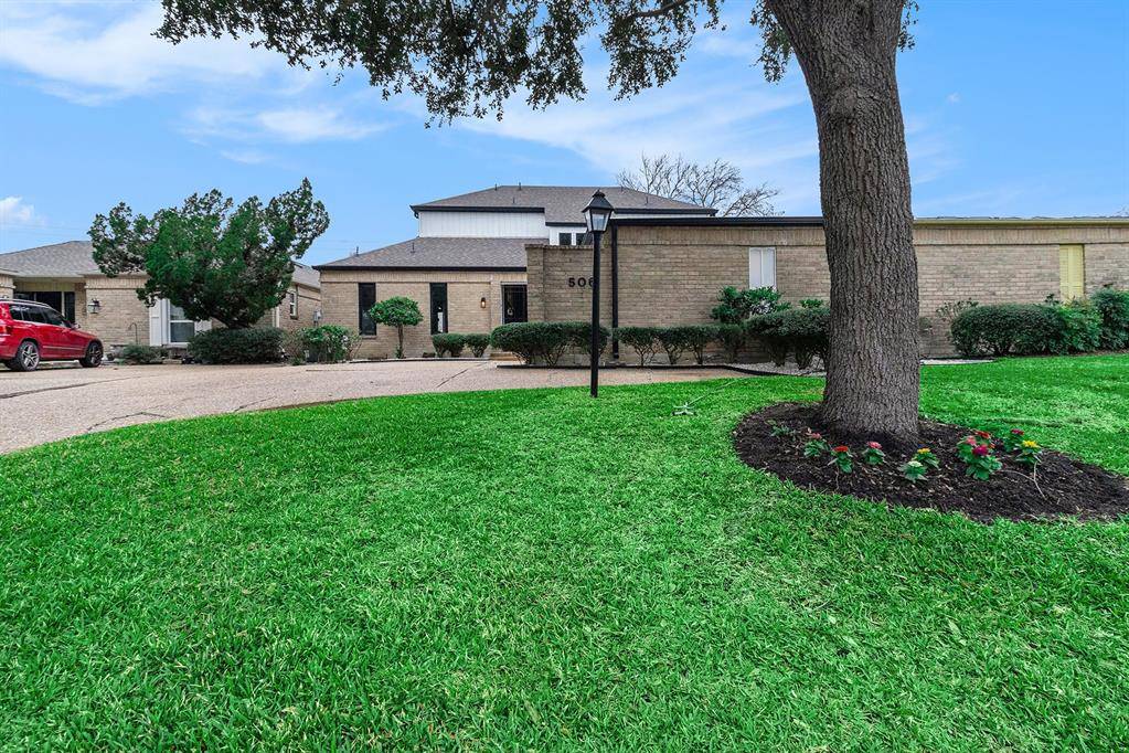 Sugar Land, TX 77478,506 Fox Briar LN